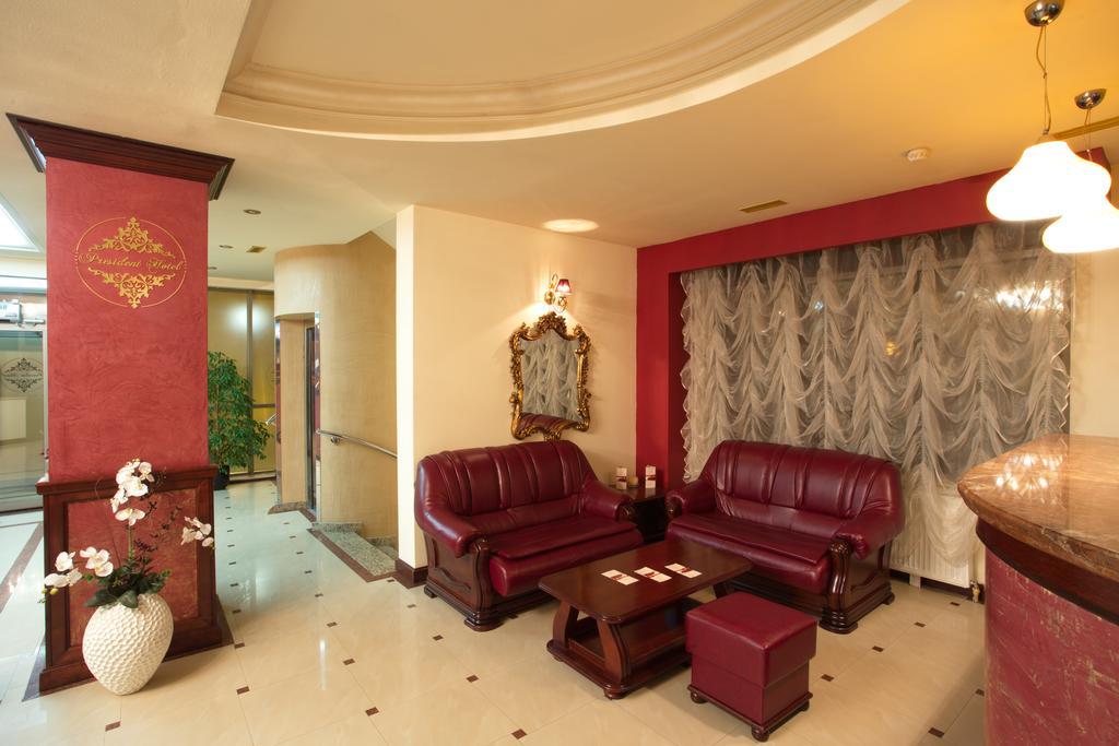 President Hotel Bacau Exterior photo