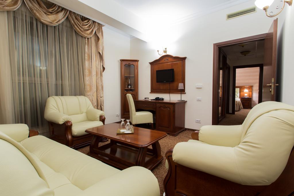 President Hotel Bacau Room photo