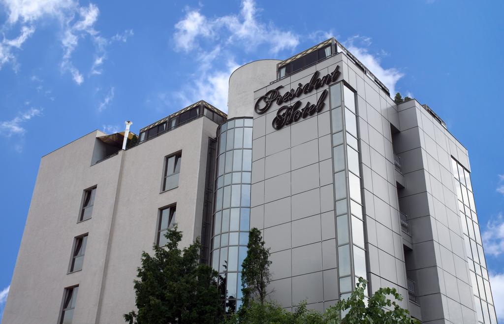 President Hotel Bacau Exterior photo