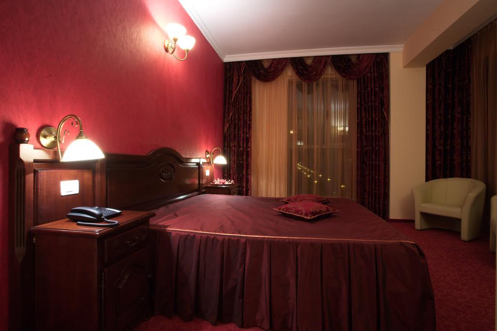 President Hotel Bacau Exterior photo