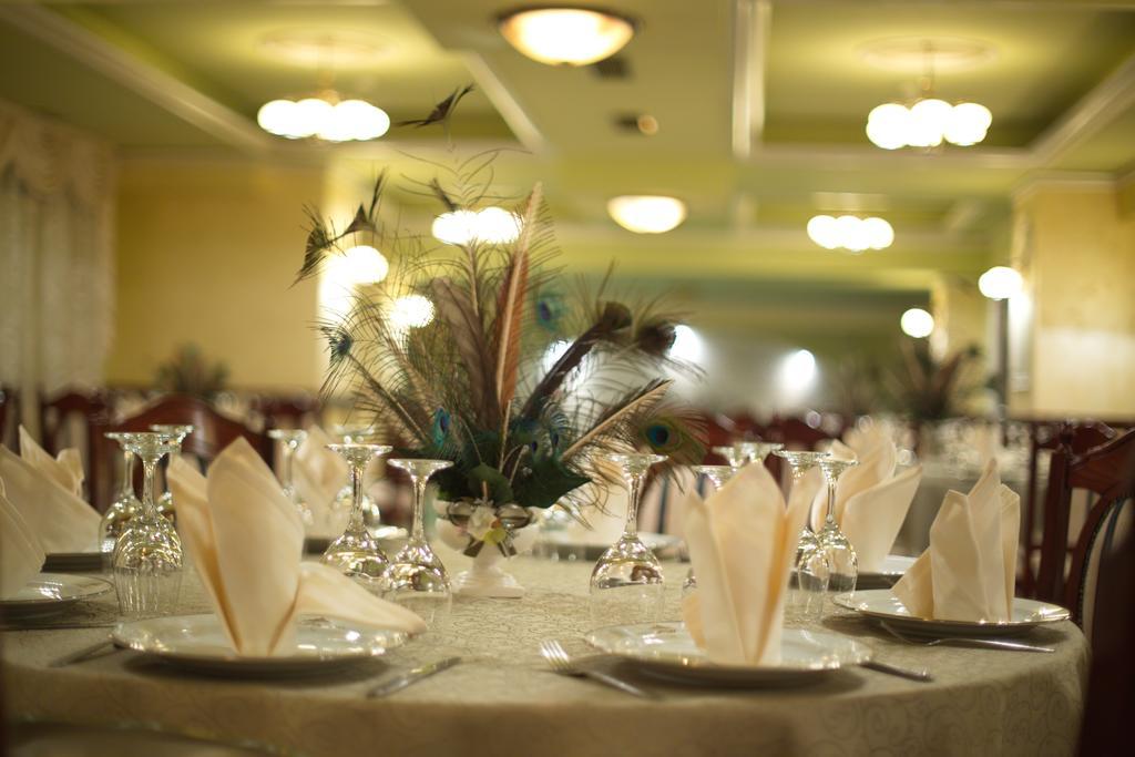 President Hotel Bacau Exterior photo